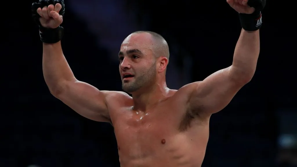 FC lightweight champion Eddie Alvarez reacts to the crowd after his UFC 205 Open Workouts at Madison Square Garden on November 9, 2016. (Source: Michael Reaves/Getty Images)