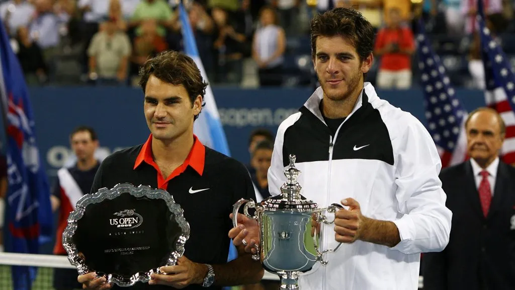 Roger Federer and Juan Martin Del Potro atfer the 2009 US Open (Getty Images)