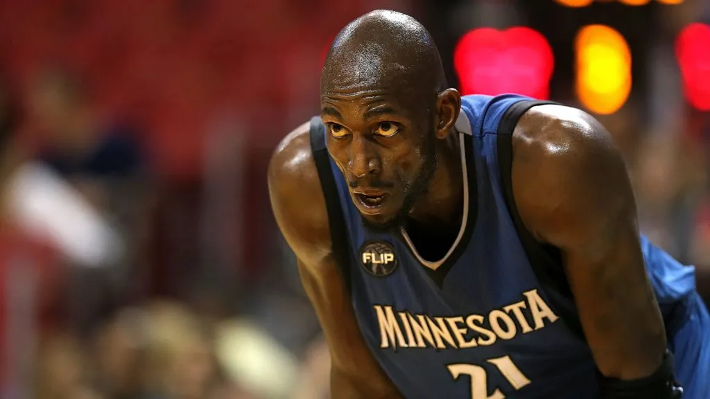 Kevin Garnett #21 of the Minnesota Timberwolves