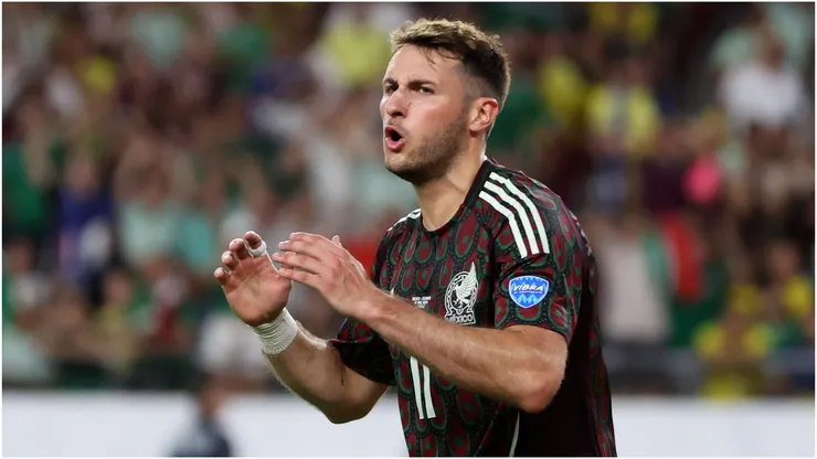 Santiago Gimenez of Mexico