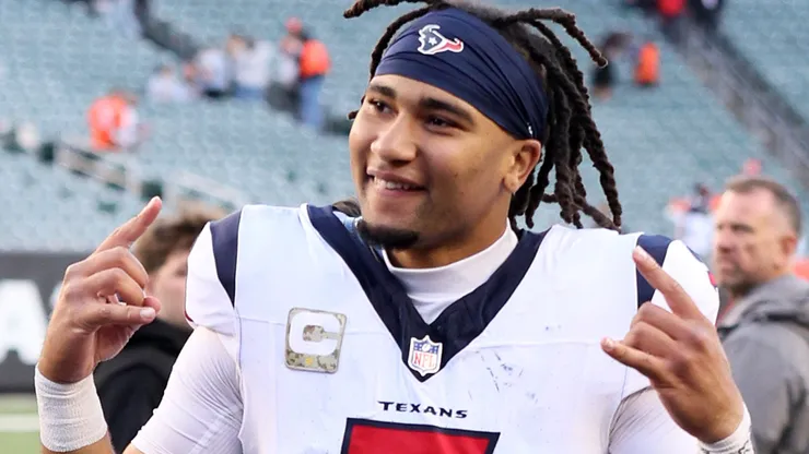 C.J. Stroud #7 of the Houston Texans celebrates as he leaves the field after the game against the Cincinnati Bengals at Paycor Stadium on November 12, 2023 in Cincinnati, Ohio.