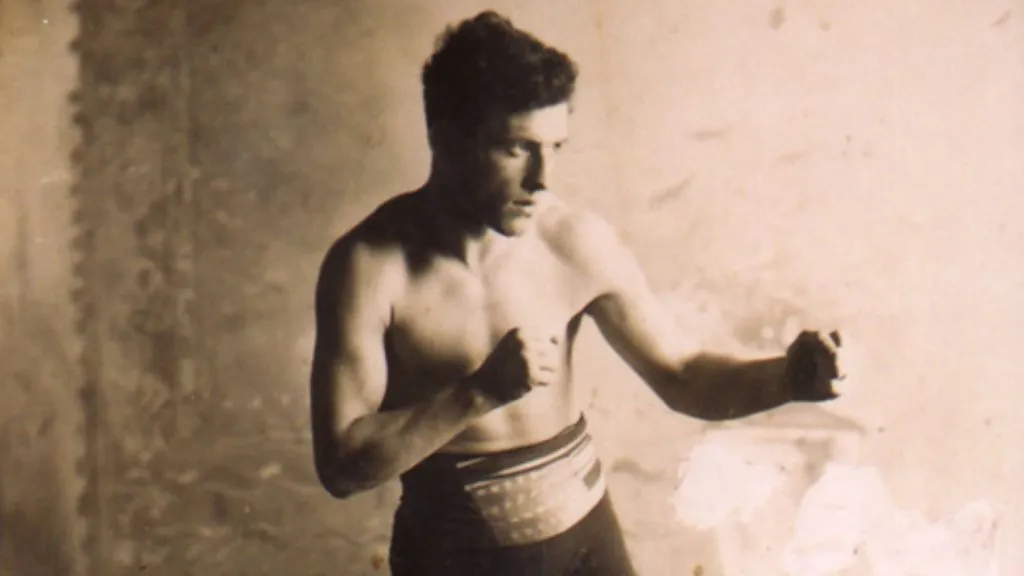 Chicago lightweight Packey McFarland in the early 1990s. (Source: @BoxingHistory)