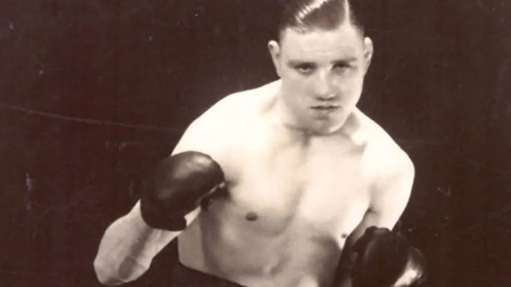 Len Wickwar (Source: @Sourceofboxing)