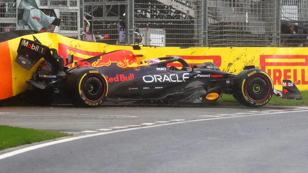 Lawson crashed during the Lap 47 of the Australian GP (Mark Thompson/Getty Images)