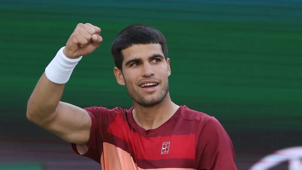 Carlos Alcaraz of Spain celebrates a point against Jack Draper of Great Britain in their Semifinal round match