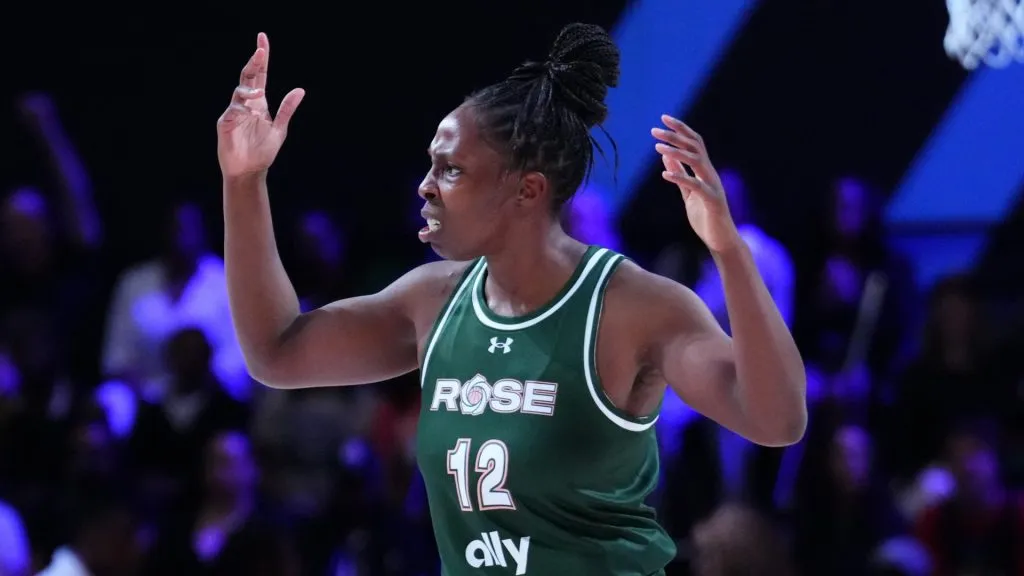Chelsea Gray reacts during the final between Rose and Vynil (Rich Storry/Getty Images)