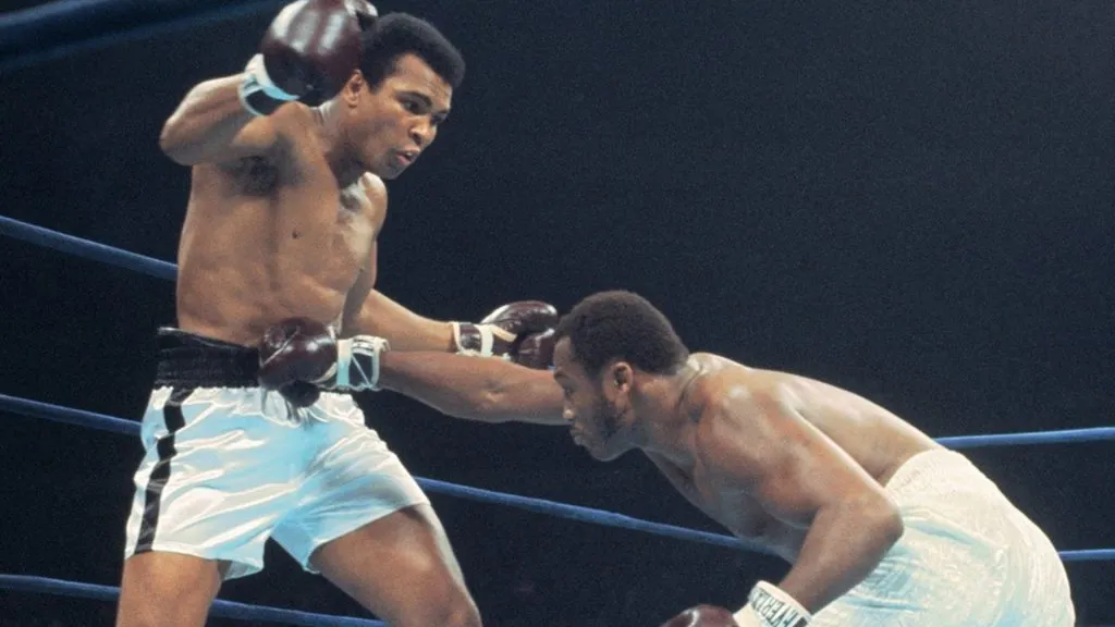 Muhammad Ali and Joe Frazier (Source: @ESPNRingside)