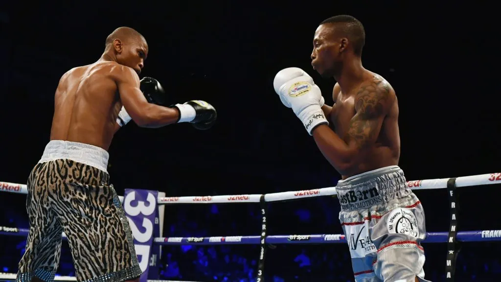 Zolani Tete (L) and Siboniso Gonya (R) during their WBO Bantamweight Championship of the World title fight on the Frampton Reborn boxing bill on November 11, 2017. (Source: Charles McQuillan/Getty Images)