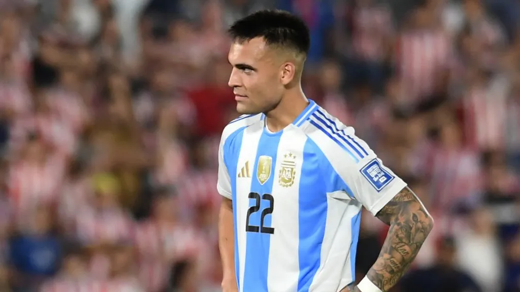 Lautaro Martinez could be absent during the match between Argentina and Uruguay (Christian Alvarenga/Getty Images)