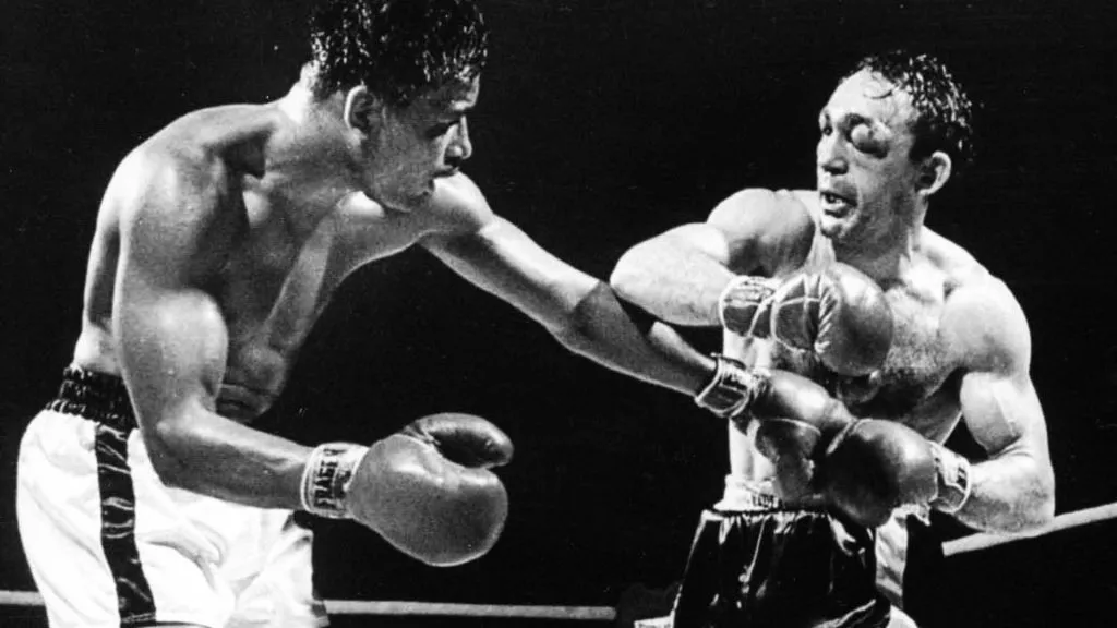 Carmen Basilio vs. Sugar Ray Robinson (Source: @TheFightCity)