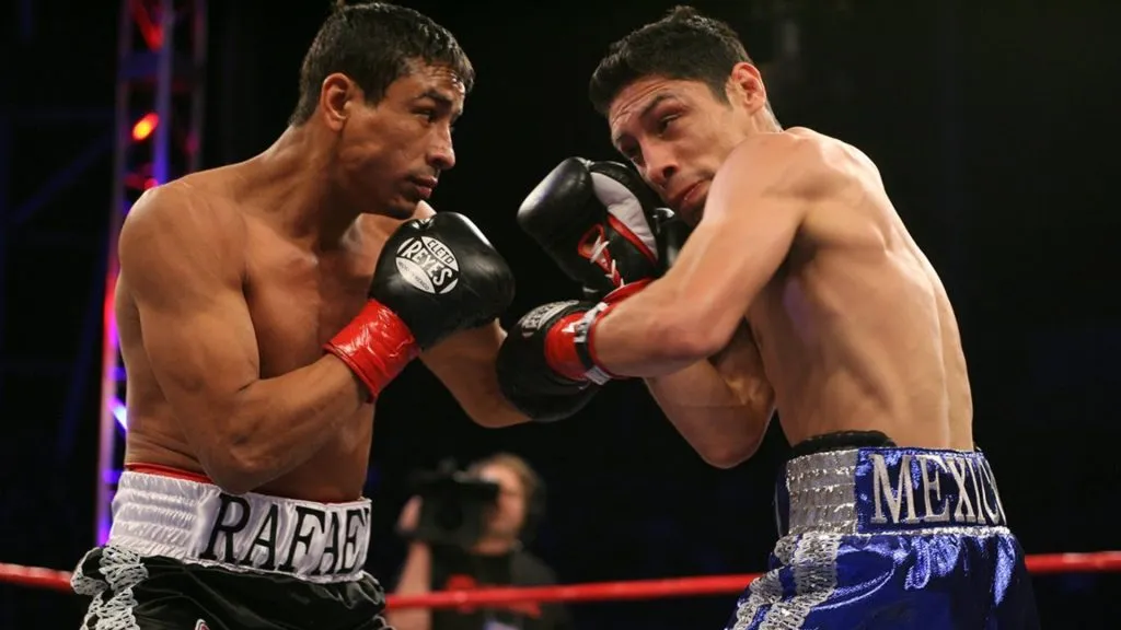 Israel Vazquez vs. Rafael Marquez III (Source: YouTube – @ATSFight)