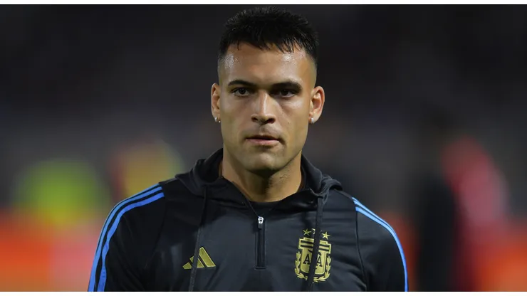 Lautaro Martinez of Argentina warms up prior to the South American FIFA World Cup 2026 Qualifier match between Argentina and Peru at Estadio Alberto J. Armando on November 19, 2024 in Buenos Aires, Argentina.