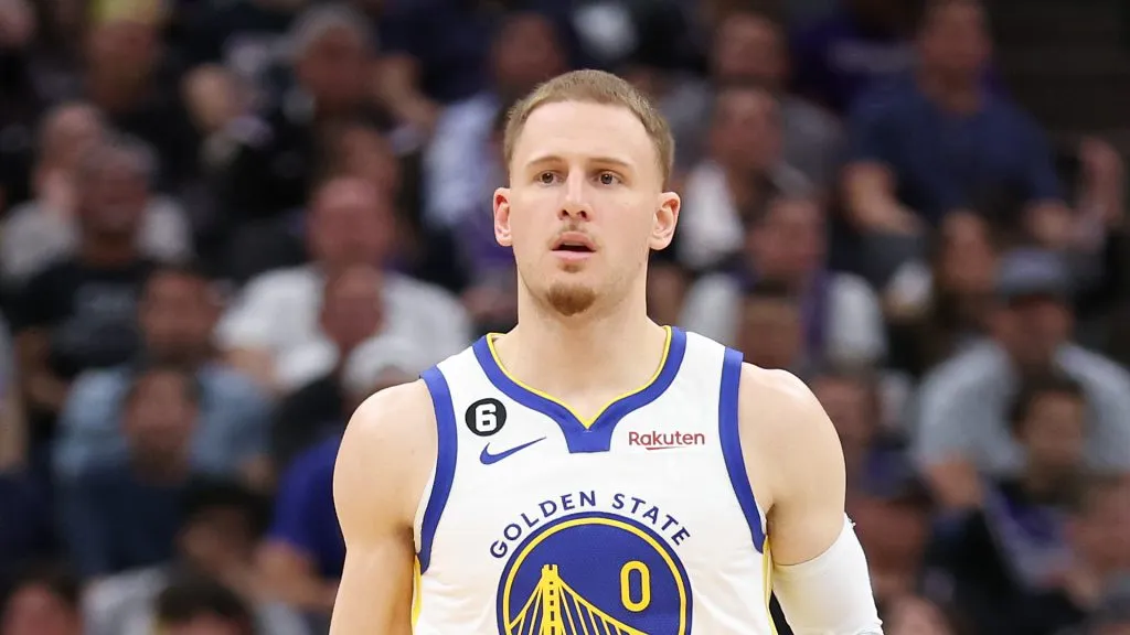 Donte DiVincenzo #0 of the Golden State Warriors dribbles against the Sacramento Kings