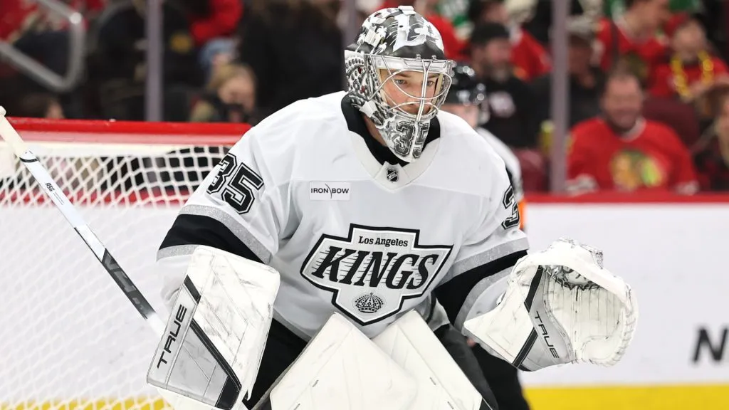 Darcy Kuemper #35 of the Los Angeles Kings tends the net against the Chicago Blackhawks during the first period at the United Center on March 20, 2025 in Chicago, Illinois.