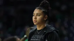 Azzi Fudd #35 of the UConn Huskies