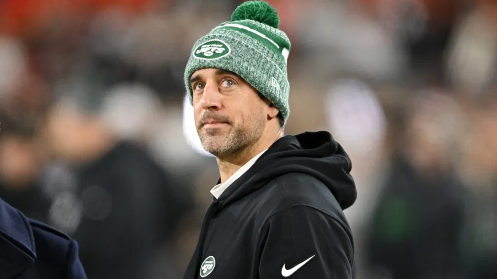 Aaron Rodgers #8 of the New York Jets looks on prior to playing the Cleveland Browns at Cleveland Browns Stadium on December 28, 2023. (Source: Nick Cammett/Getty Images)