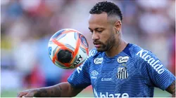 Neymar ir currently recovering from a muscle injury