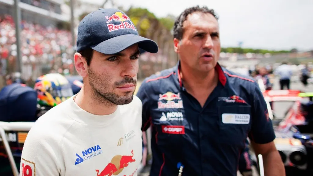 Jaime Alguersuari looks up