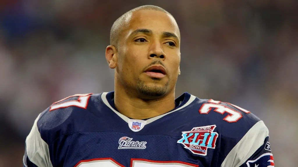 Safety Rodney Harrison #of the New England Patriots waits on the field before taking on the New York Giants during Super Bowl XLII on February 3, 2008 at the University of Phoenix Stadium in Glendale, Arizona.
