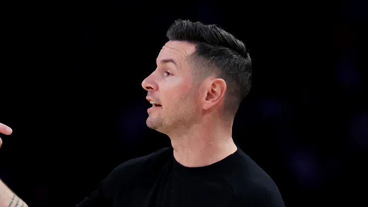 Head coach JJ Redick of the Los Angeles Lakers reacts against the Chicago Bulls