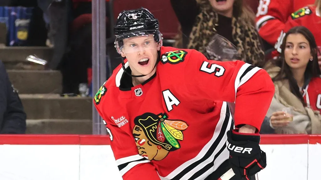 Connor Murphy #5 of the Chicago Blackhawks controls the puck \aa during the third period at the United Center on December 19, 2024 in Chicago, Illinois.