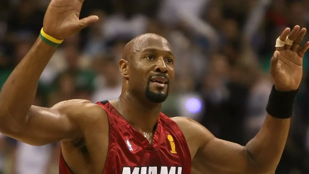 Alonzo Mourning #33 of the Miami Heat reacts after a basket in the second half against the Dallas Mavericks