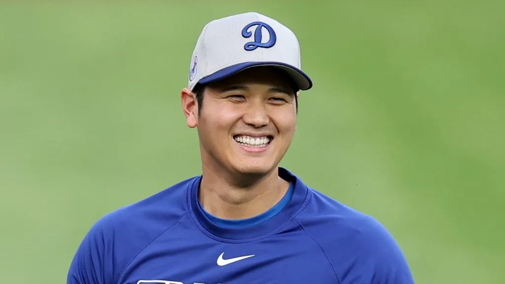 Shohei Ohtani #17 of the Los Angeles Dodgers
