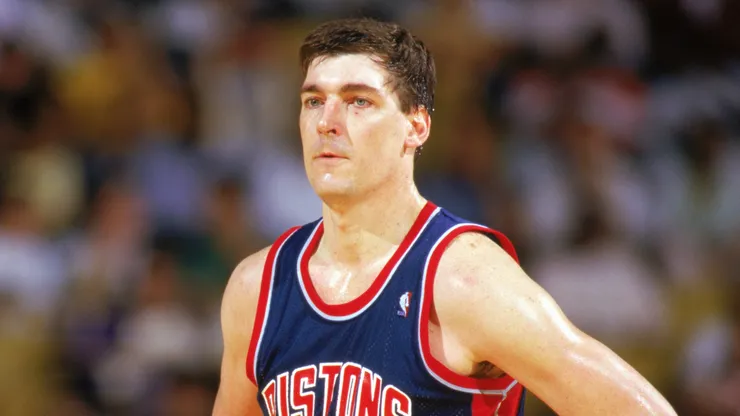 Bill Laimbeer #40 of the Detroit Pistons looks on during a game against the Los Angeles Lakers at the Great Western Forum in Los Angeles, California in the 1987-1988 NBA season.