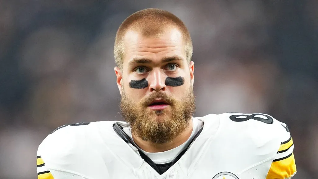 Pat Freiermuth #88 of the Pittsburgh Steelers looks on before a game against the Las Vegas Raiders at Allegiant Stadium on September 24, 2023 in Las Vegas, Nevada.