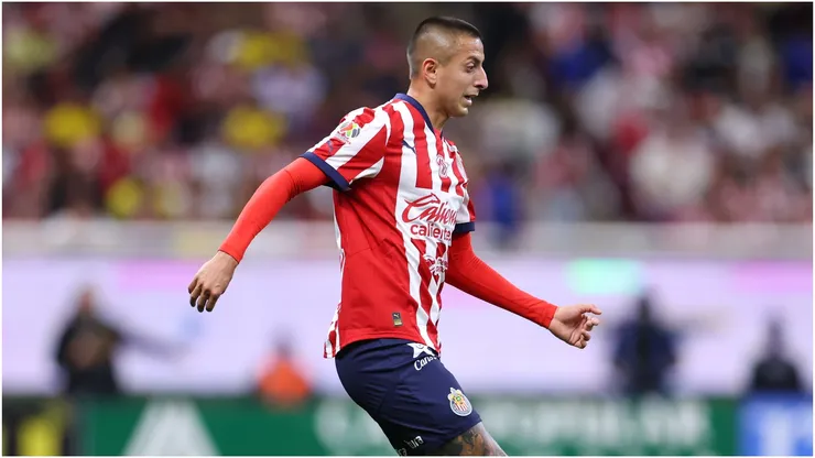 Roberto Alvarado of Chivas