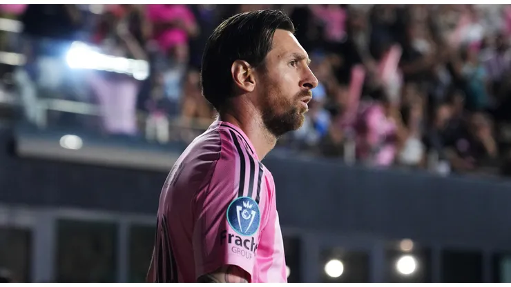 Lionel Messi #10 of Inter Miami CF prepares to take a corner kick during the CONCACAF Champions Cup 2025 Quarter-final second leg match between Inter Miami CF and Los Angeles Football Club at Chase Stadium on April 09, 2025 in Fort Lauderdale, Florida.