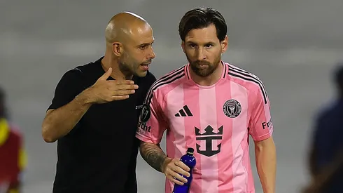 Inter Miami coach Javier Mascherano talks to Lionel Messi during the 2025 Concacaf Champions Cup.