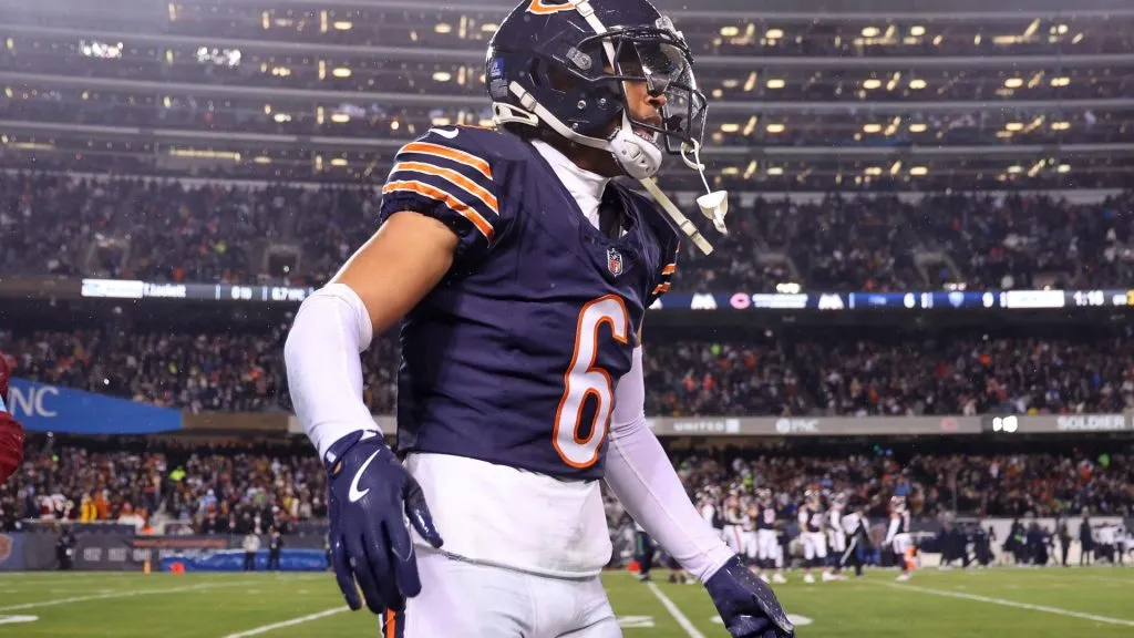 Kyler Gordon #6 of the Chicago Bears