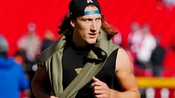 Trevor Lawrence #16 of the Jacksonville Jaguars warms up prior to the game against the Kansas City Chiefs at Arrowhead Stadium on November 13, 2022 in Kansas City, Missouri.