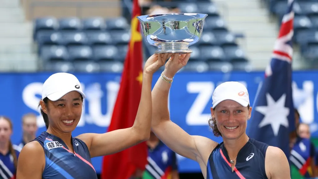Shuai Zhang of China and Samantha Stosur of Australia celebrate the 2021 US Open (Al Bello/Getty Images)