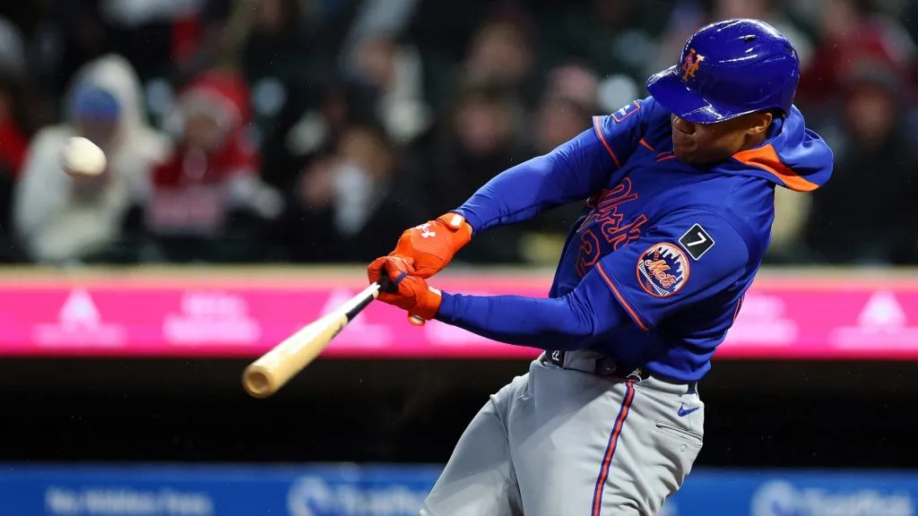 : Juan Soto #22 of the New York Mets hits a two-run home run against the Minnesota Twins in the seventh inning at Target Field on April 14, 2025 in Minneapolis, Minnesota.  (Photo by David Berding/Getty Images)