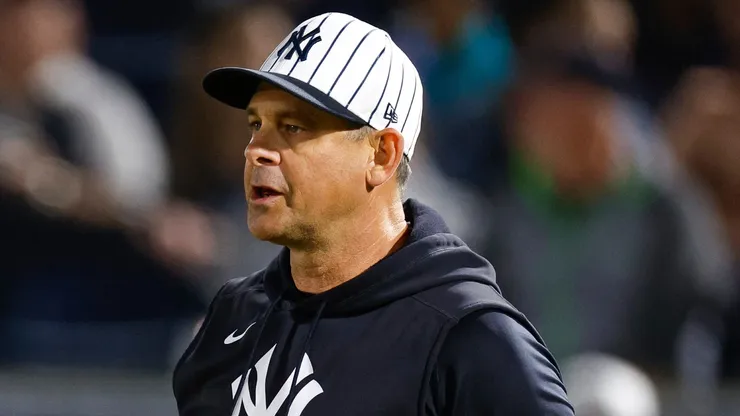 Aaron Boone #17 of the New York Yankees.