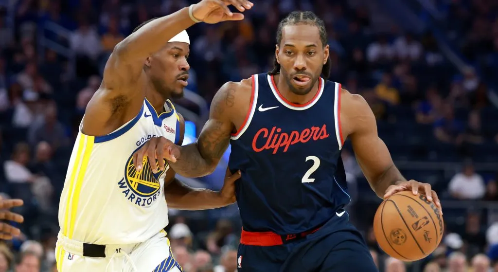 Kawhi Leonard playing against Golden State Warriors