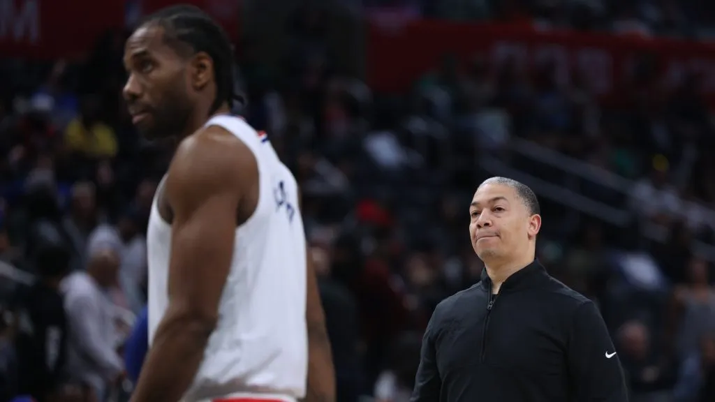 Los Angeles Clippers forward Kawhi Leonard and head coach Tyronn Lue.
