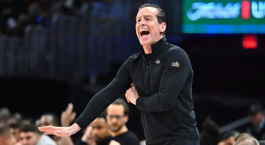 Cavaliers head coach Kenny Atkinson suring a game against New York Knicks