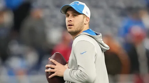 Jared Goff #16 of the Detroit Lions participates in warmups prior to the NFC Divisional Playoff game against the Tampa Bay Buccaneers at Ford Field on January 21, 2024 in Detroit, Michigan.
