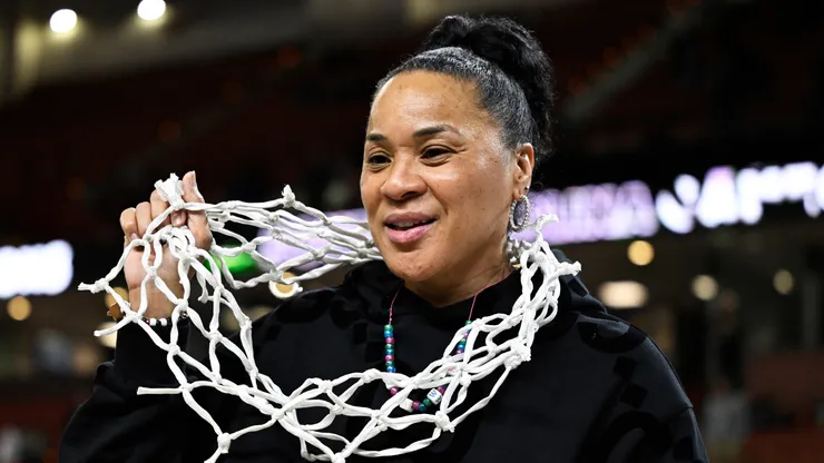Head coach Dawn Staley of the South Carolina Gamecocks