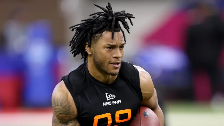 Omarion Hampton #RB09 of North Carolina participates in a drill during the NFL Scouting Combine at Lucas Oil Stadium on March 01, 2025 in Indianapolis, Indiana.