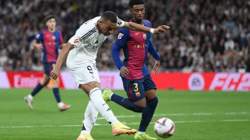 Kylian Mbappe of Real Madrid shoots and misses during the LaLiga match between Real Madrid CF and FC Barcelona at Estadio Santiago Bernabeu on October 26, 2024 in Madrid, Spain.