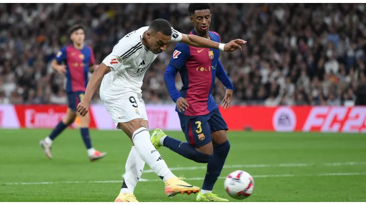 Kylian Mbappe of Real Madrid shoots and misses during the LaLiga match between Real Madrid CF and FC Barcelona at Estadio Santiago Bernabeu on October 26, 2024 in Madrid, Spain.