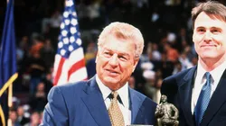 Chuck Daly in Basketball Herren NBA 2002, Playoffs, Playoff, Play Offs, Off, Detroit Pistons Gruppe Detroit