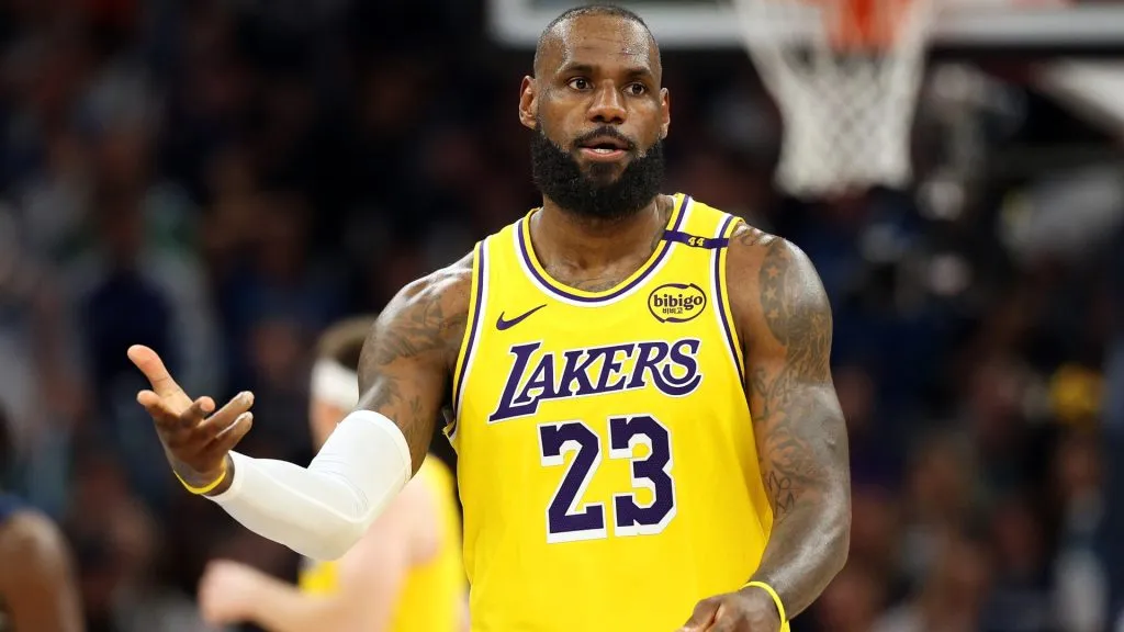 LeBron James playing against Timberwolves