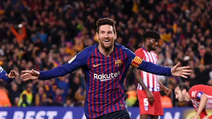 Lionel Messi of Barcelona celebrates after scoring his team's second goal during the La Liga match between FC Barcelona and Club Atletico de Madrid