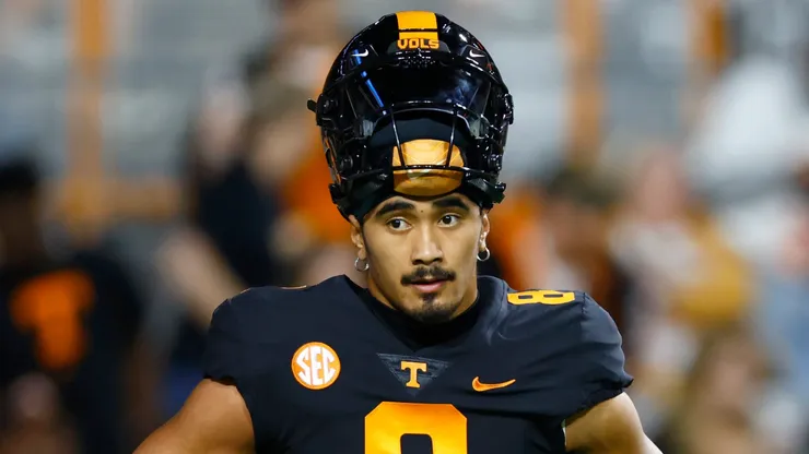 Nico Iamaleava #8 of the Tennessee Volunteers warms up prior to the game against the Kentucky Wildcats at Neyland Stadium on November 02, 2024 in Knoxville, Tennessee.