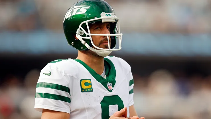 Aaron Rodgers #8 of the New York Jets looks on during the second quarter against the Jacksonville Jaguars at EverBank Stadium on December 15, 2024 in Jacksonville, Florida.